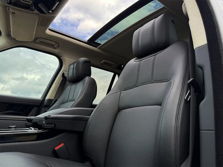 Land Rover Range Rover WESTMINSTER BLACK 43