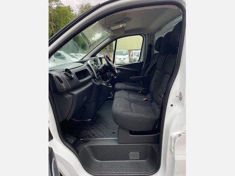 Vauxhall Vivaro 1.6 CDTi 2900 BiTurbo ecoFLEX Sportive L2 H1 Euro 5 (s/s) 5dr 30