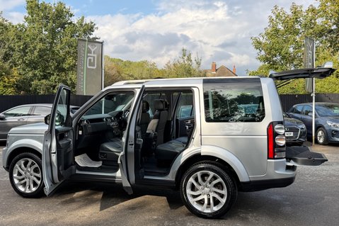 Land Rover Discovery SDV6 LANDMARK - ONE OWNER - 10 SERVICED INC CAMBELT 16