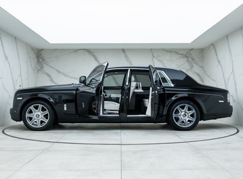Rolls-Royce Phantom Series II 10