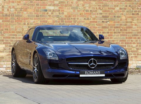 Mercedes-Benz SLS AMG 1