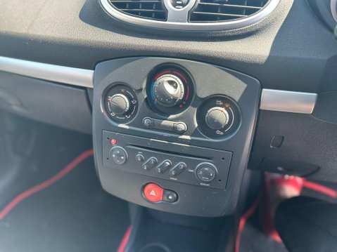 Renault Clio 1.2 TCe 16v Dynamique 3dr 11