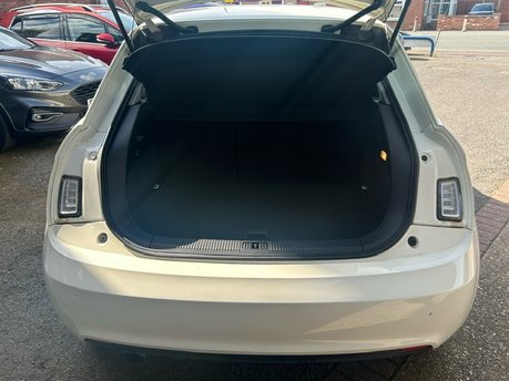 Audi A1 TFSI SPORT 1