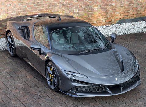 Ferrari SF90 Stradale 8