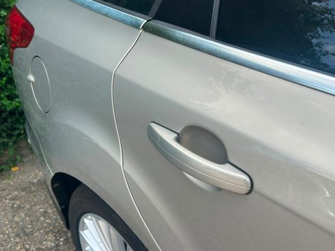 Ford Focus TITANIUM X 10