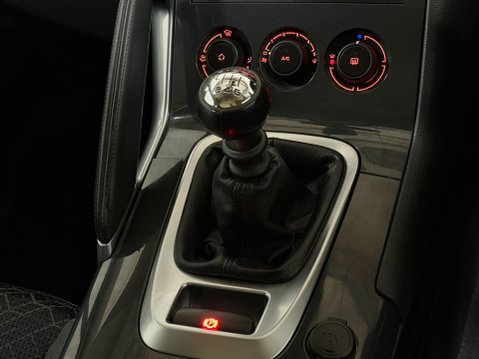 Peugeot 3008 HDI ACTIVE 15
