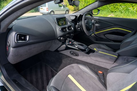 Aston Martin Vantage F1 Edition 8