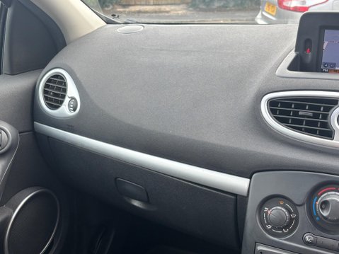 Renault Clio 1.2 TCe Dynamique Euro 4 5dr 14