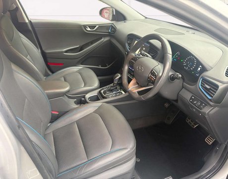 Hyundai IONIQ 1.6 IONIQ Premium SE FHEV Semi-Auto 5dr 12