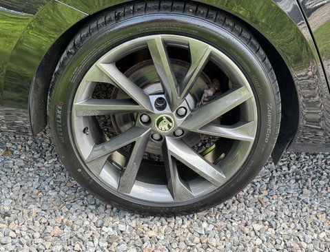 Skoda Superb 2.0 Superb SportLine+ TDI Semi-Auto 5dr 13