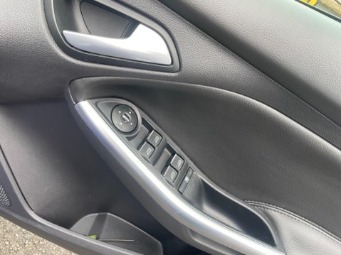 Ford Focus 2.0T EcoBoost ST-2 Euro 5 (s/s) 5dr 21