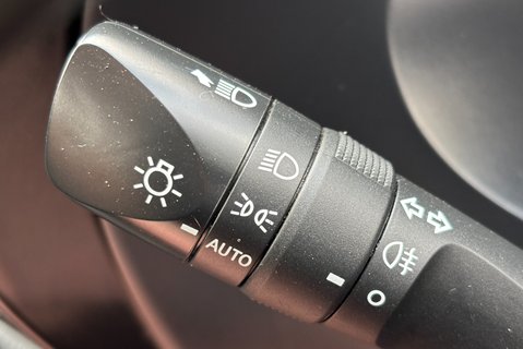 Toyota Hilux Active 4WD D-4D ECB Pickup 28