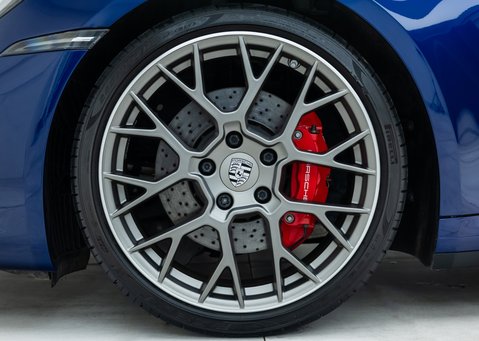 Porsche 911 Carrera 4S (992) 