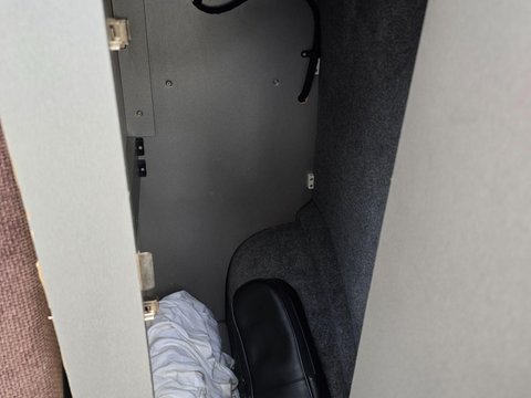 Volkswagen Campervan 13