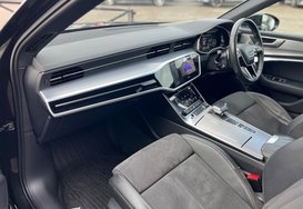 Audi A6 AVANT TDI QUATTRO S LINE AUTO 32