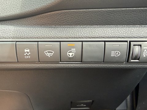 Suzuki Swace 1.8 Hybrid Motion Estata 33