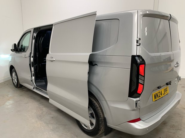 Ford Transit Custom 300 L2 Diesel 2.0 Eco Blue 136ps H1 Van Limited 13