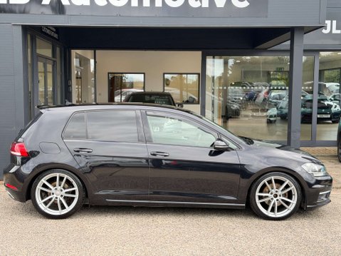Volkswagen Golf 2.0 Golf SE Nav TDI BlueMotion Technology 5dr 10