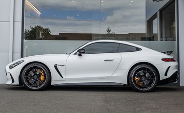 Mercedes-Benz Amg GT 63 Ultimate 3