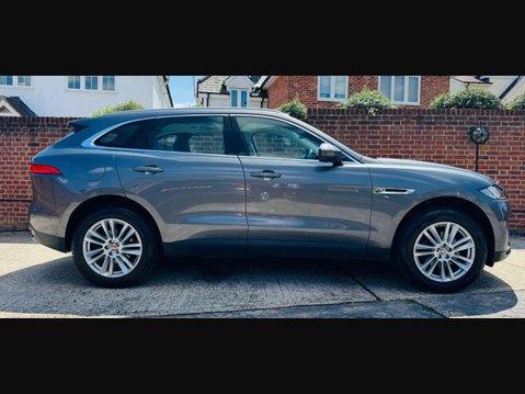 Jaguar F-Pace 2.0 D240 Portfolio SUV 5dr Diesel Auto AWD Euro 6 (s/s) (240 ps) 4