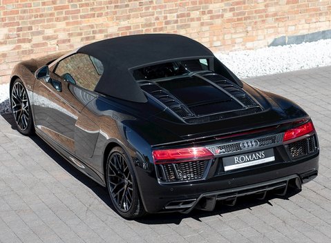 Audi R8 V10 Plus Spyder 10