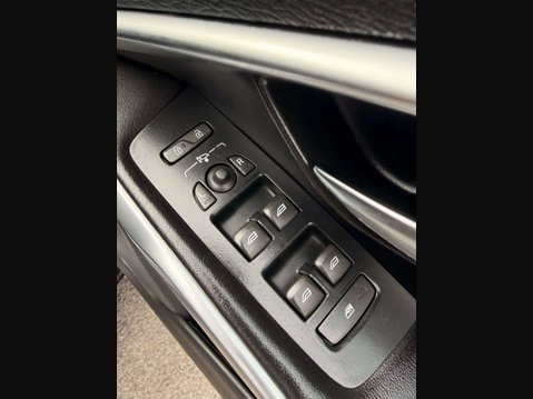 Volvo V40 2.0 V40 R-Design D2 5dr 21