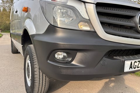 Mercedes-Benz Sprinter 319 V6 Cdi 4x4 5g-Tronic Mwb Hr Panel Van - Air Con - Direct from MOD 23