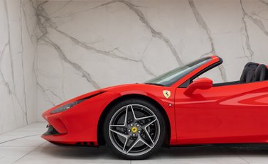 Ferrari F8 Spider 31