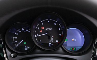 Porsche Macan GTS 18