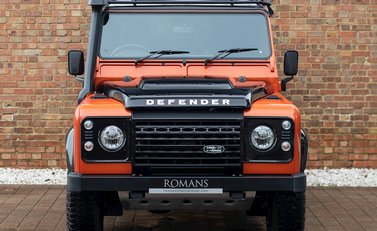 Land Rover Defender 110 Adventure Edition 4