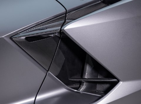 Lamborghini Revuelto 38