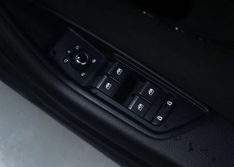 Audi A4 2.0 A4 Black Edition 35 TFSI Semi-Auto 4dr 45