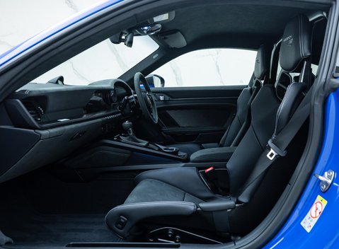 Porsche 911 GT3 RS (992) 18