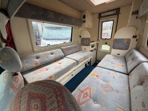 Romahome Duo OUTLOOK R20 HI MODEL 2 BERTH CAMPER VAN 6