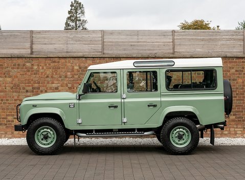 Land Rover Defender 110 Heritage Station Wagon 2