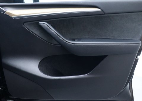 Tesla Model Y (Dual Motor) Long Range SUV 5dr Electric Auto 4WDE (384 bhp) 38