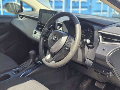 Toyota Corolla 1.8 VVT-h Design Touring Sports 5dr Petrol Hybrid CVT Euro 6 (s/s) (122 ps) 17