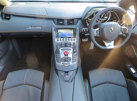 Lamborghini Aventador LP 700-4 Roadster 16