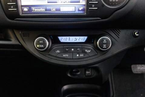 Toyota Yaris VVT-I BI-TONE 33