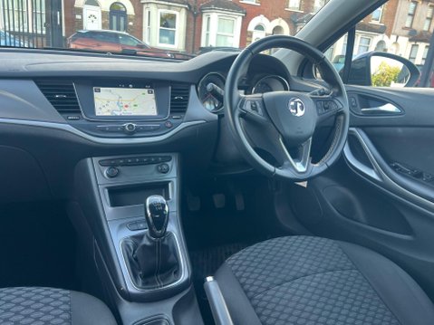 Vauxhall Astra 1.4i Turbo Tech Line Nav Euro 6 (s/s) 5dr 22