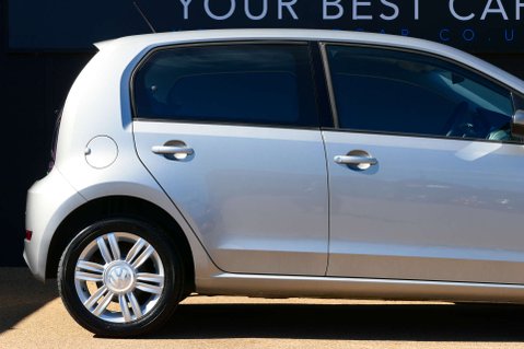 Volkswagen Up 1.0 High up! 5dr 9