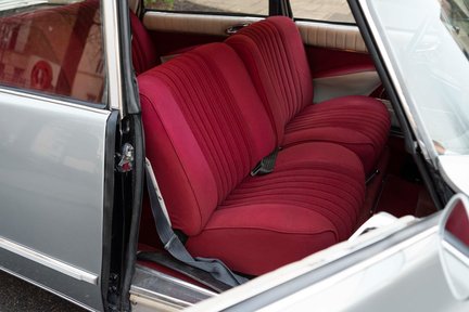 Citroen DS 21 EFI Pallas 24