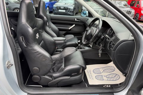 Volkswagen Golf R32 - STUNNING CAR - £15K SPENT ON RECENT RESTO -NEW CLUTCH -NEW MOT 28