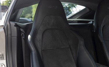 Porsche 718 Cayman GTS 13