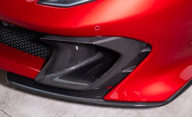 Ferrari 812 Competizione 32