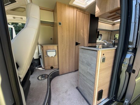 Auto-Trail V-Line 635 35 L4H2 STANDARD PV 22