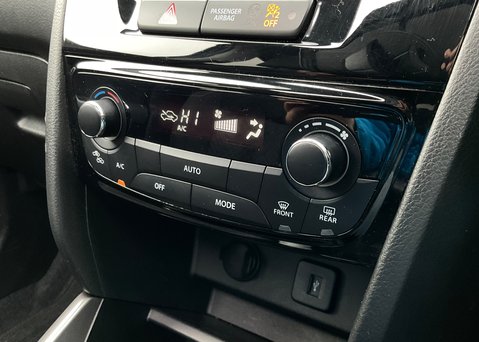 Suzuki Vitara SZ5 BOOSTERJET MHEV 27