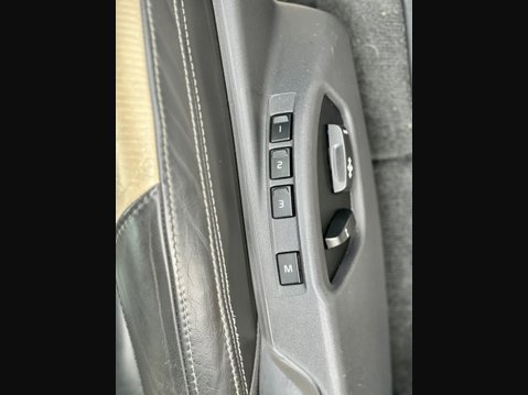 Volvo XC60 2.0 R-Design Powershift 42