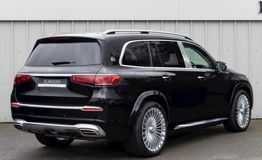 Mercedes-Benz GLS 600 First Class 9