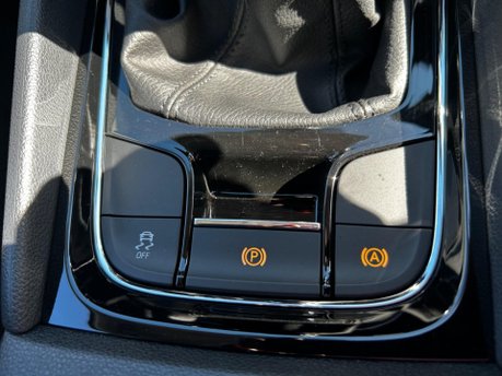 Skoda Karoq 1.5 TSI ACT SE Drive Euro 6 (s/s) 5dr 21